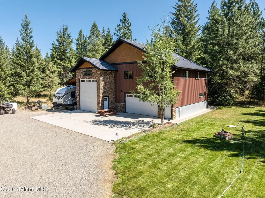 645 Cardinal Lane Spirit Lake ID 83869
