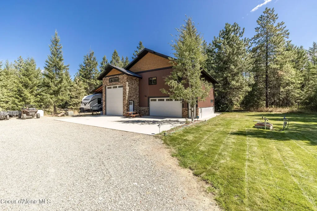 645 Cardinal Lane Spirit Lake ID 83869