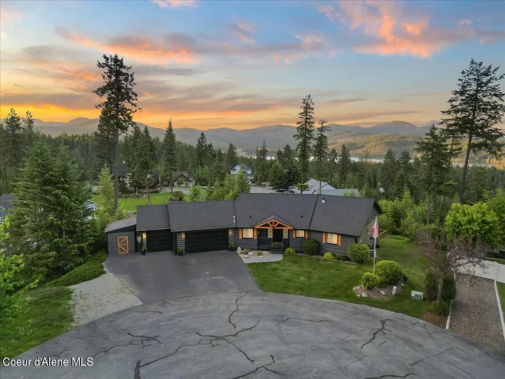 19017 W Sweetbrier Court Hauser ID 83854