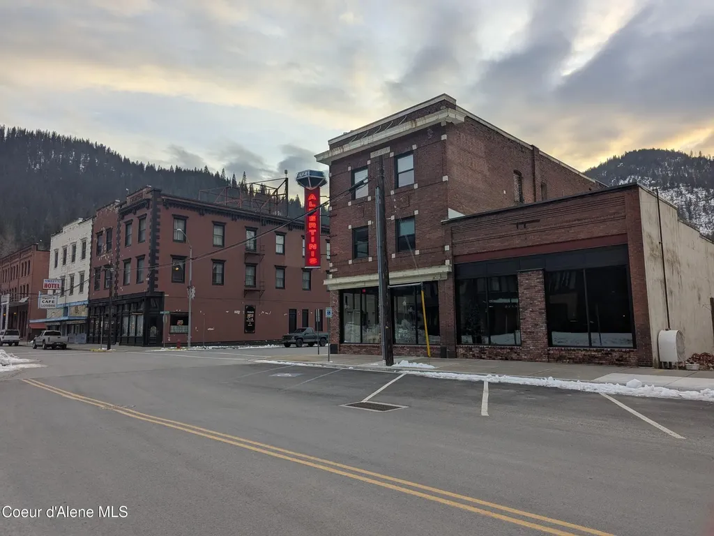 216 & 220 6th Street Wallace ID 83873