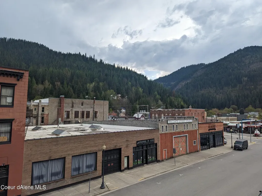 216 & 220 6th Street Wallace ID 83873