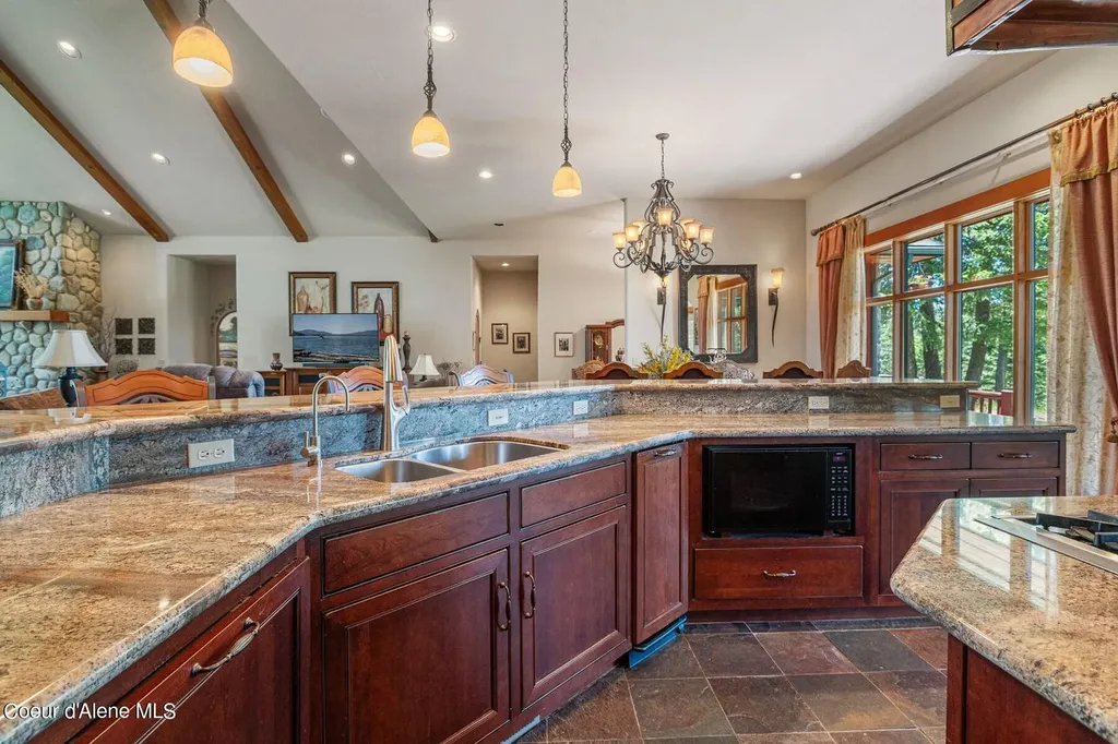 526 Roop Road Cocolalla ID 83813
