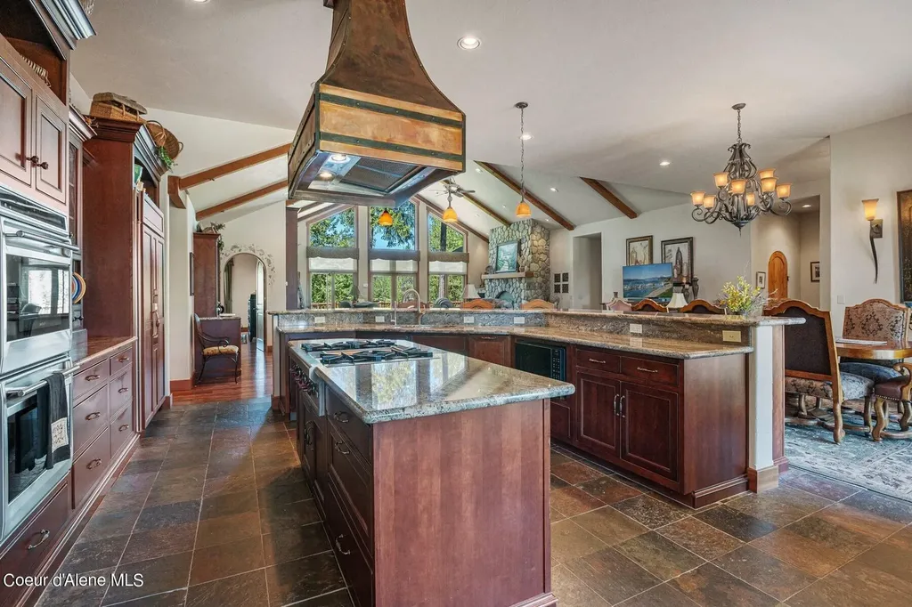526 Roop Road Cocolalla ID 83813