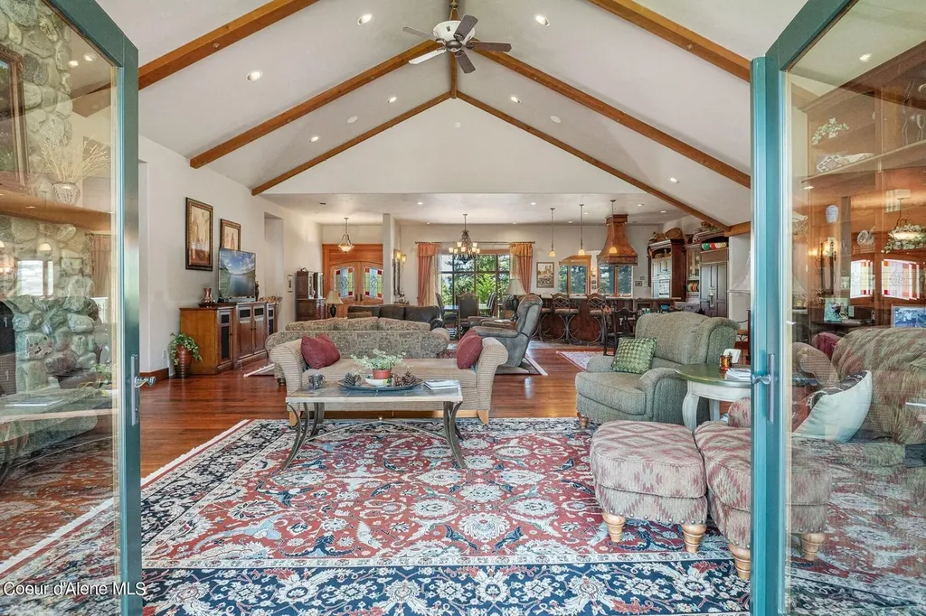 526 Roop Road Cocolalla ID 83813
