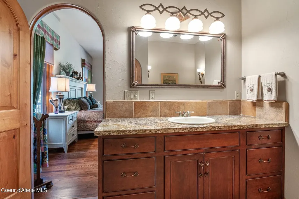 526 Roop Road Cocolalla ID 83813