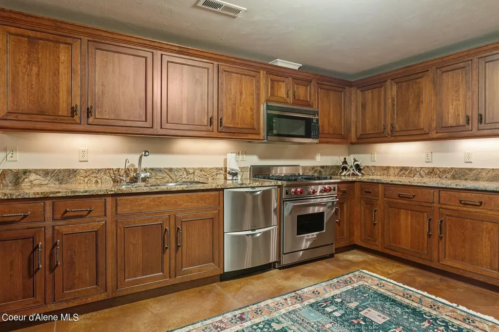 526 Roop Road Cocolalla ID 83813