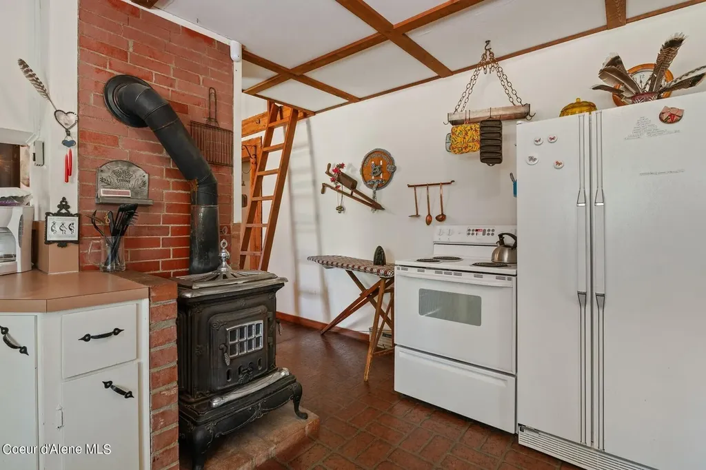 526 Roop Road Cocolalla ID 83813