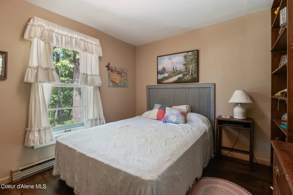 526 Roop Road Cocolalla ID 83813