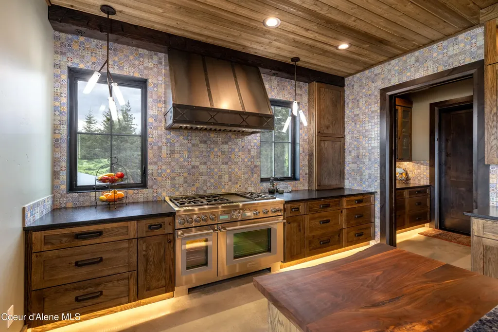 11065 S Carlin Bay Road Harrison ID 83833