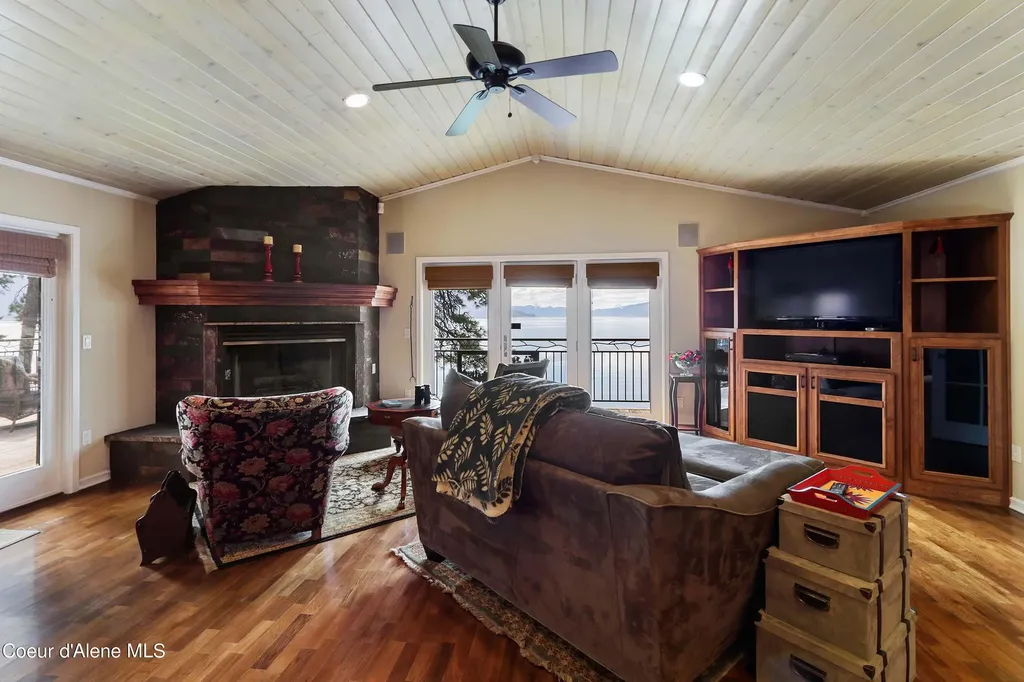 58 Silver Pines Road Hope ID 83836