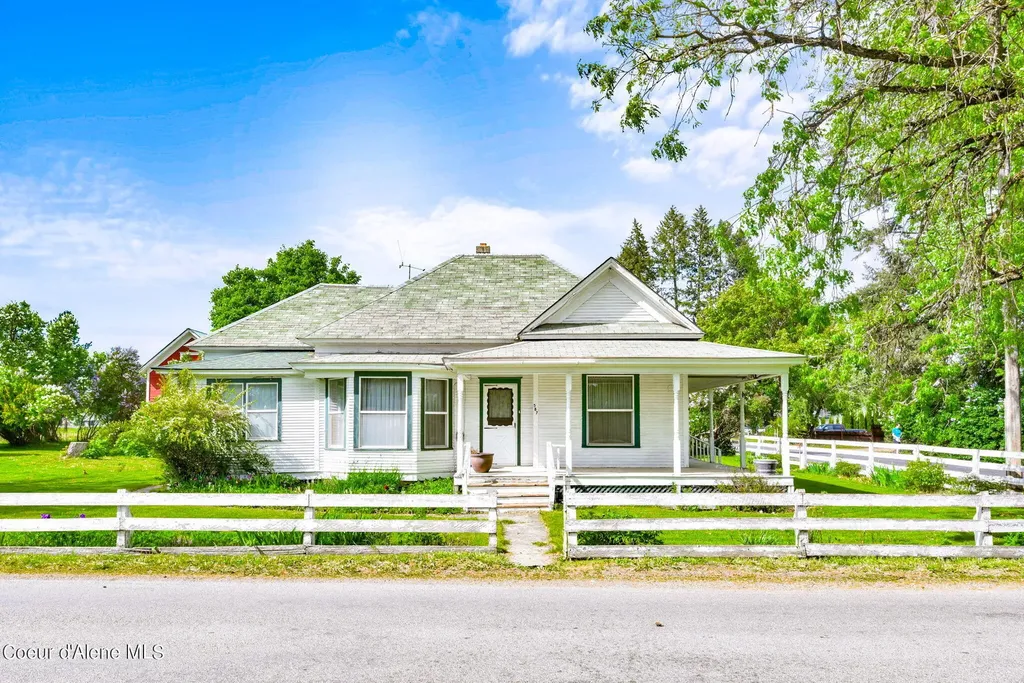 587 E Miles Avenue Hayden ID 83835