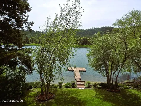 6918 W Salishan Way Spirit Lake ID 83869