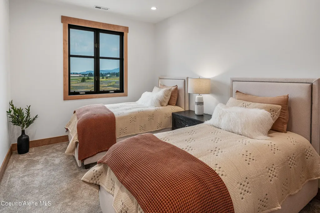 1208 Spitfire Street Sandpoint ID 83864
