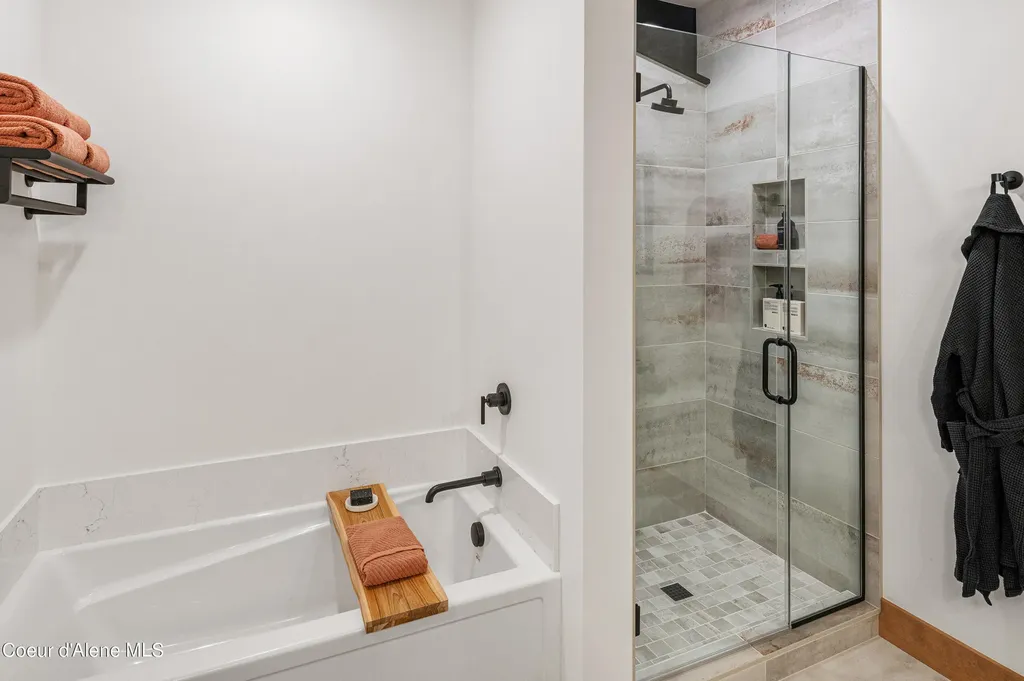 1208 Spitfire Street Sandpoint ID 83864