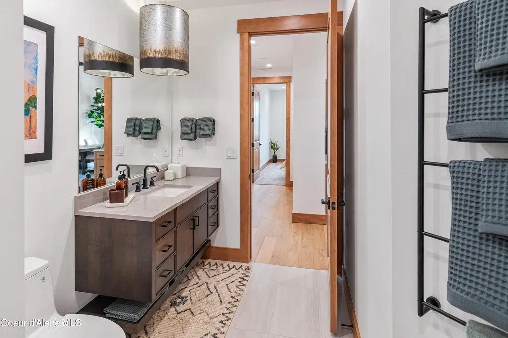 1208 Spitfire Street Sandpoint ID 83864