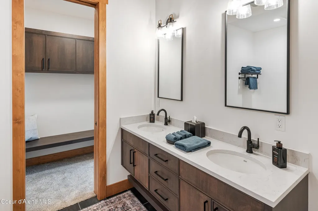 1208 Spitfire Street Sandpoint ID 83864
