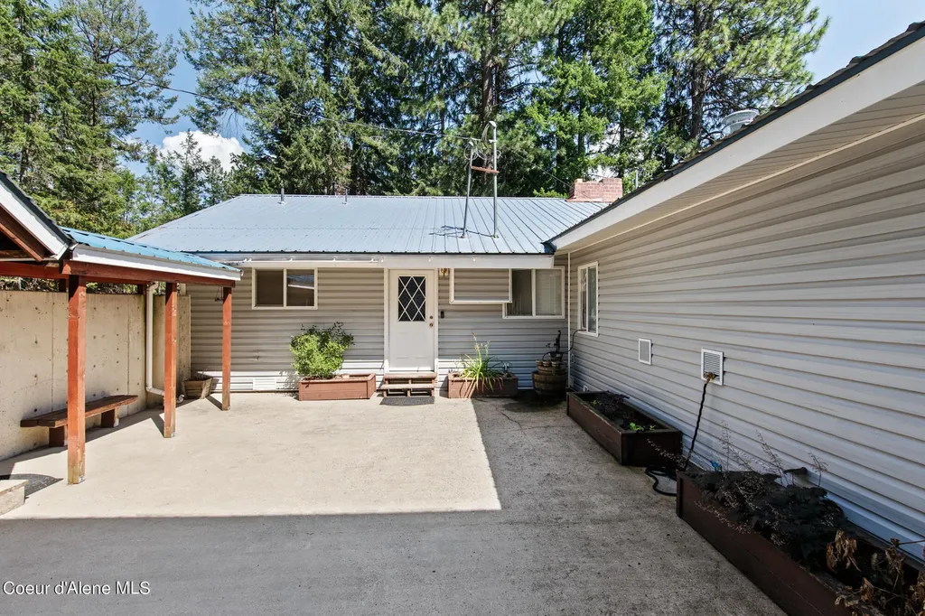 143 Eagle Cove Sandpoint ID 83864