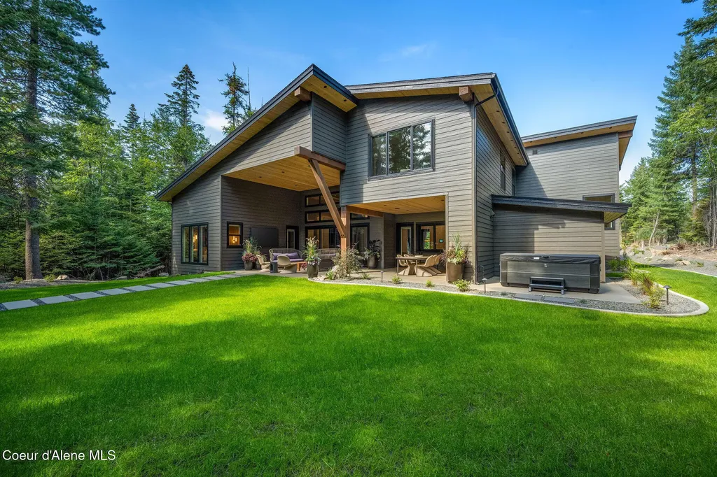 3818 E Winray Drive Hayden ID 83835