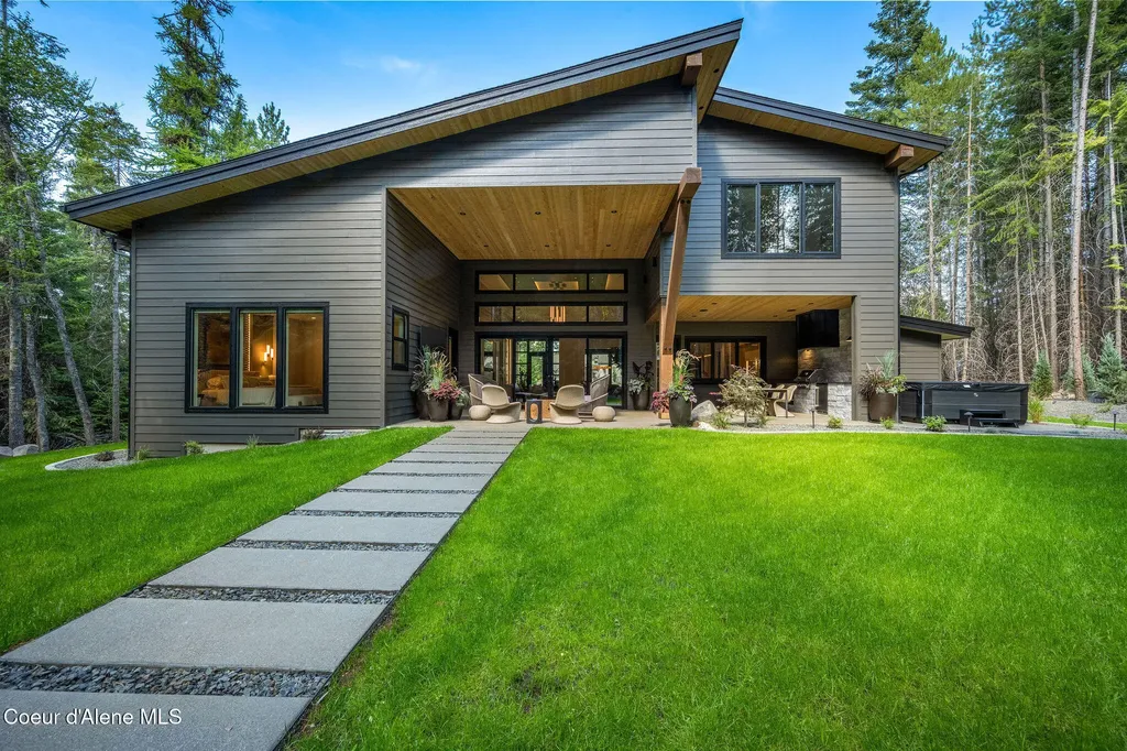 3818 E Winray Drive Hayden ID 83835