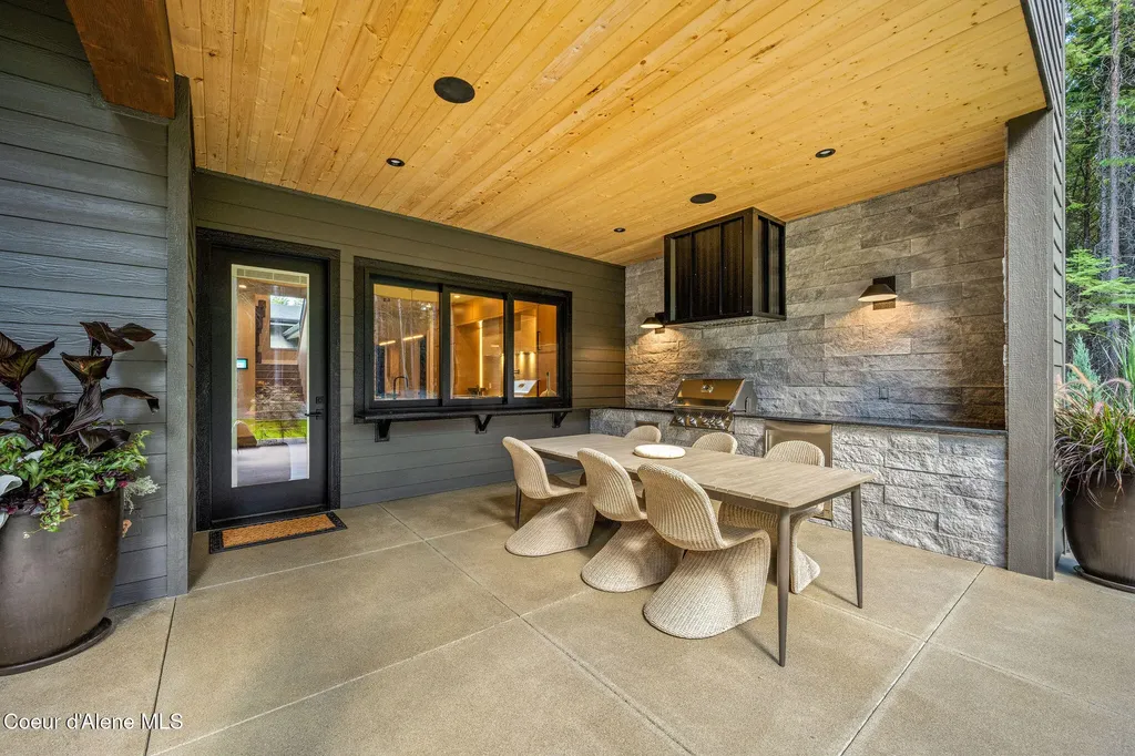 3818 E Winray Drive Hayden ID 83835