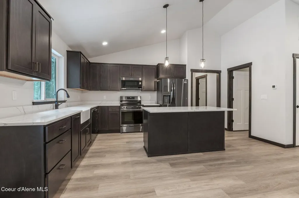501 Swan Shores Drive Sagle ID 83860