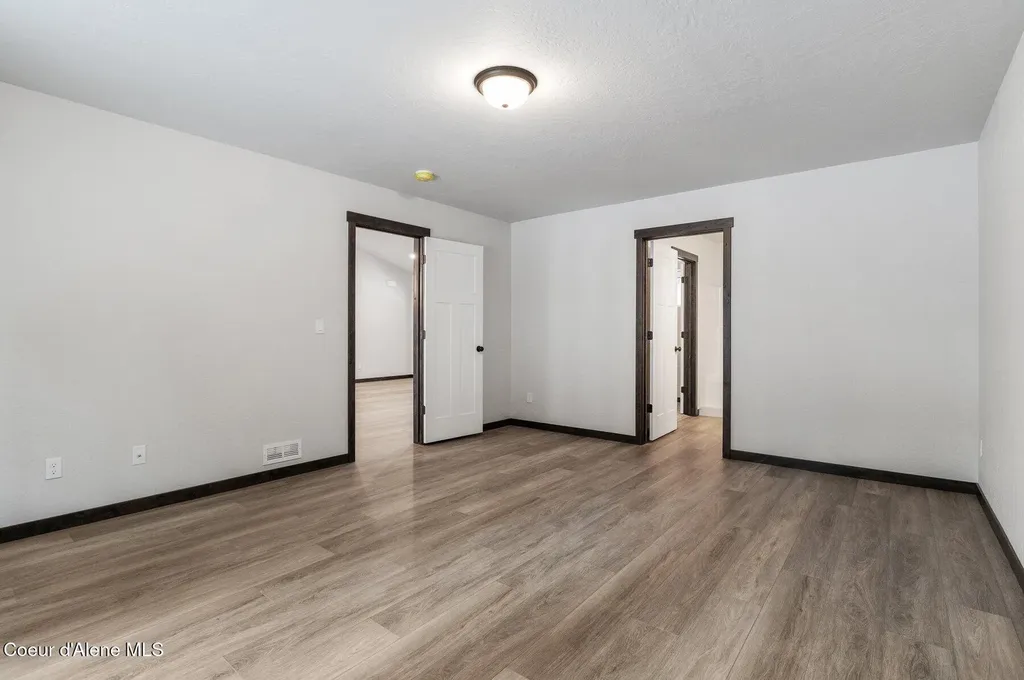 501 Swan Shores Drive Sagle ID 83860