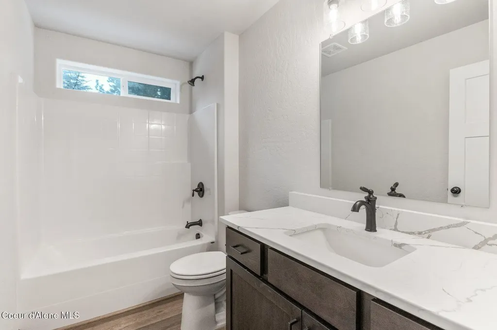 501 Swan Shores Drive Sagle ID 83860