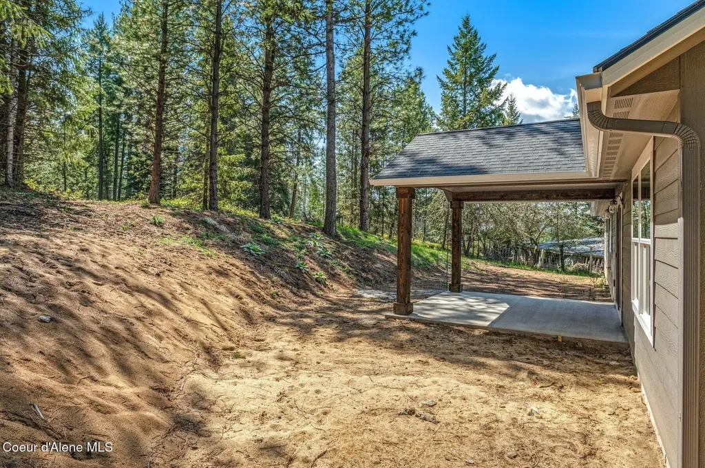 501 Swan Shores Drive Sagle ID 83860