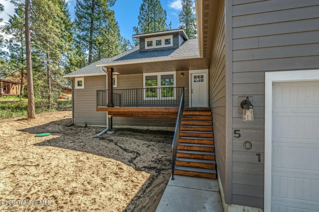 501 Swan Shores Drive Sagle ID 83860