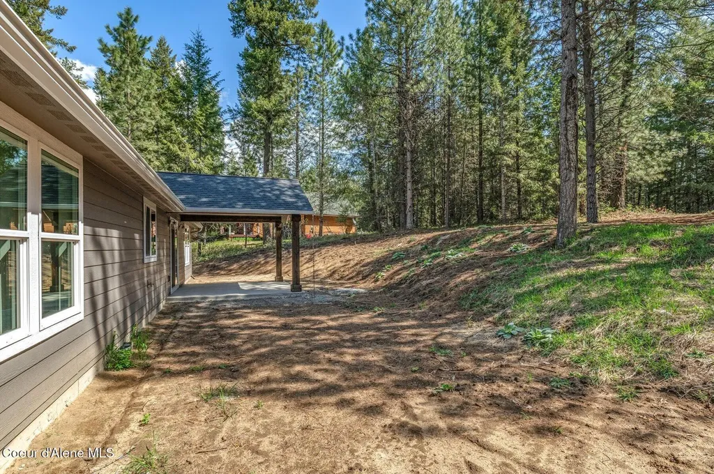 501 Swan Shores Drive Sagle ID 83860
