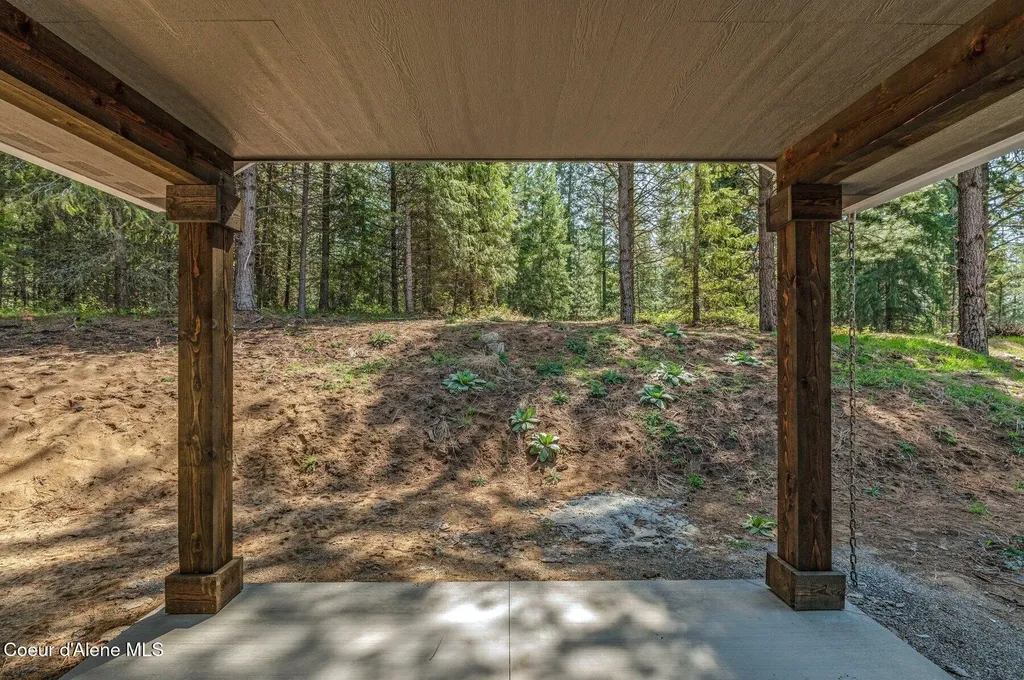 501 Swan Shores Drive Sagle ID 83860