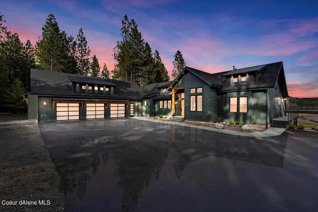 13846 N Hauser Lake Road Hauser ID 83854