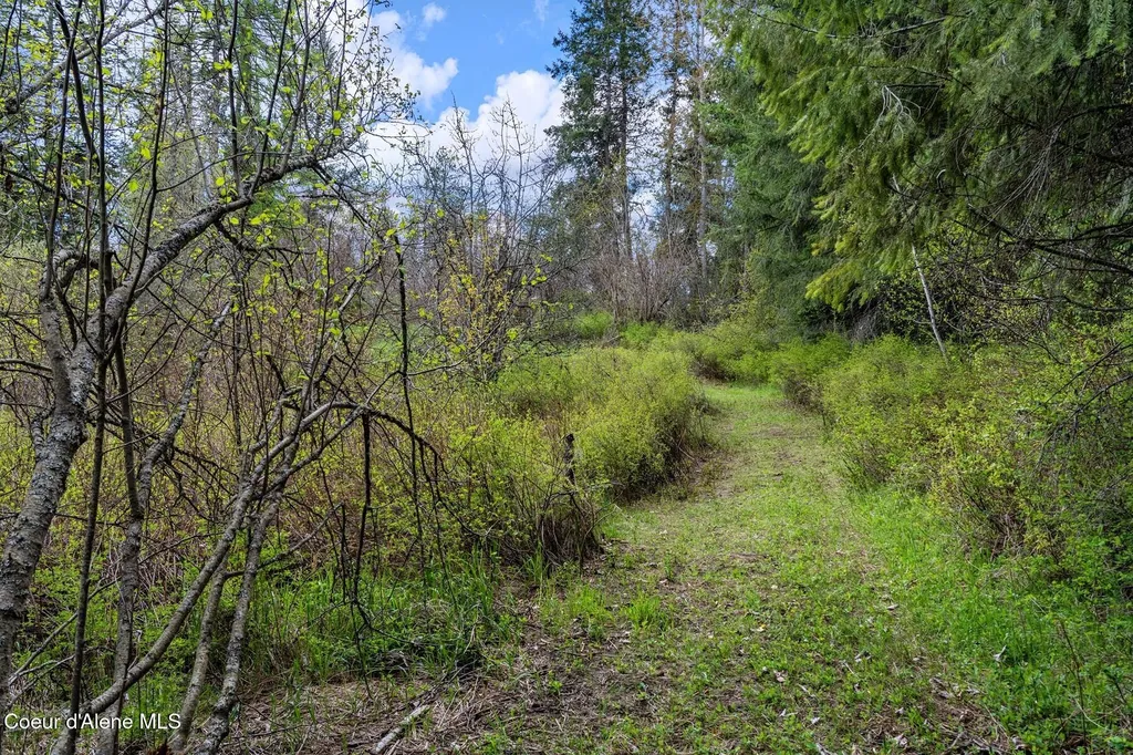 1438 Granite Loop Athol ID 83801