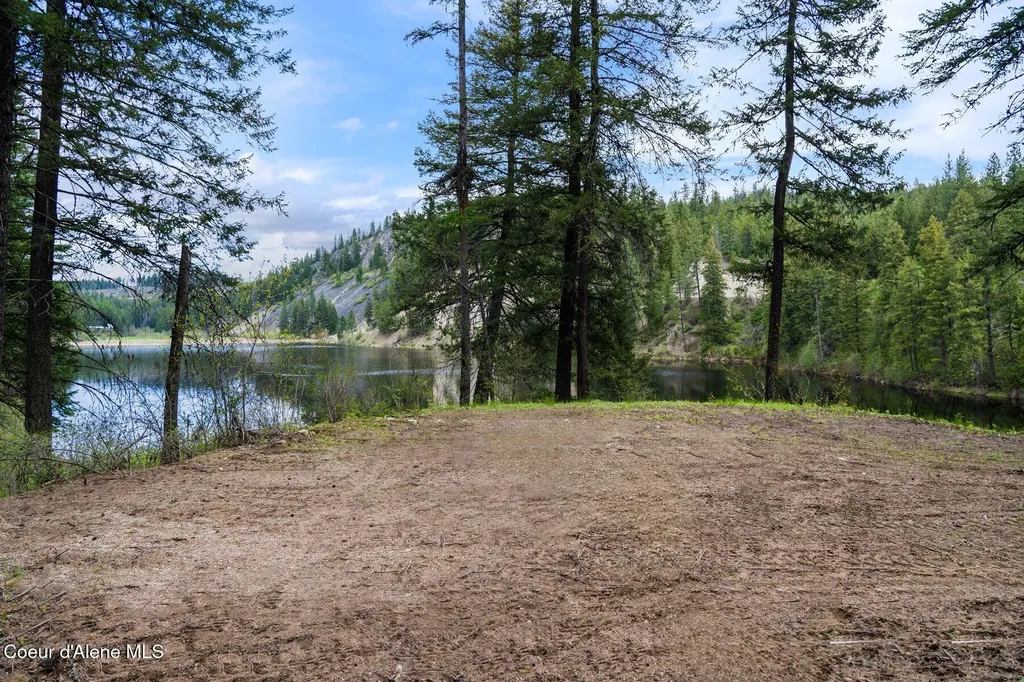 1438 Granite Loop Athol ID 83801