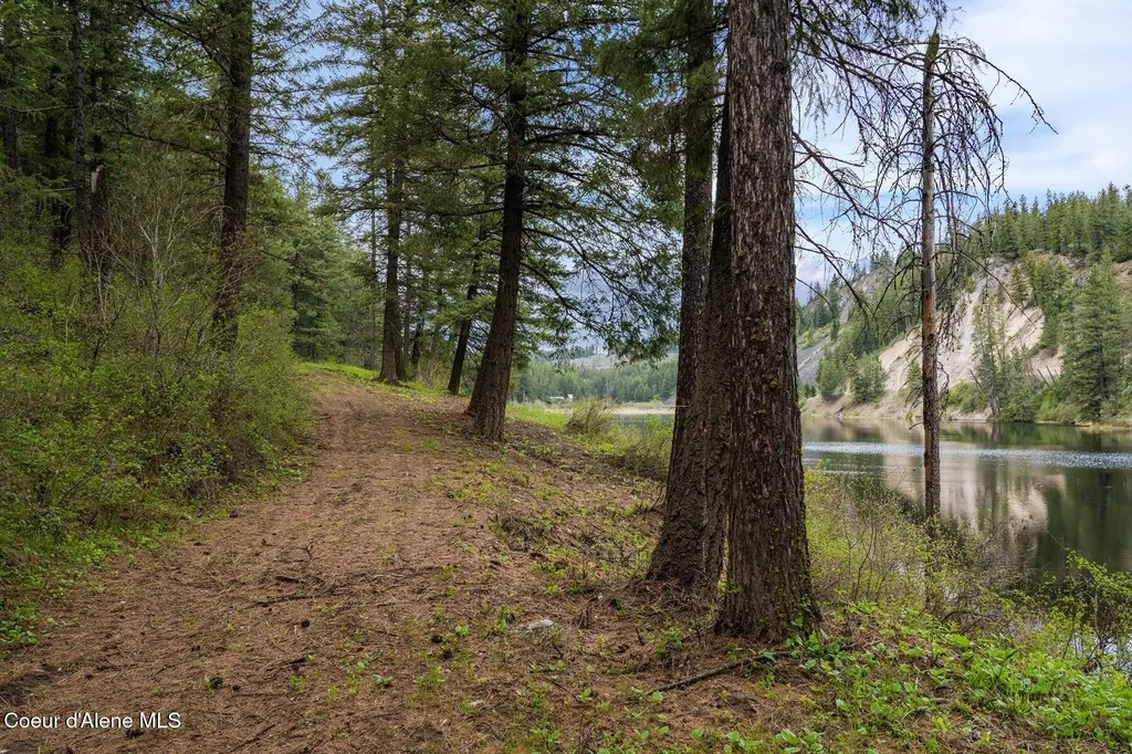 1438 Granite Loop Athol ID 83801