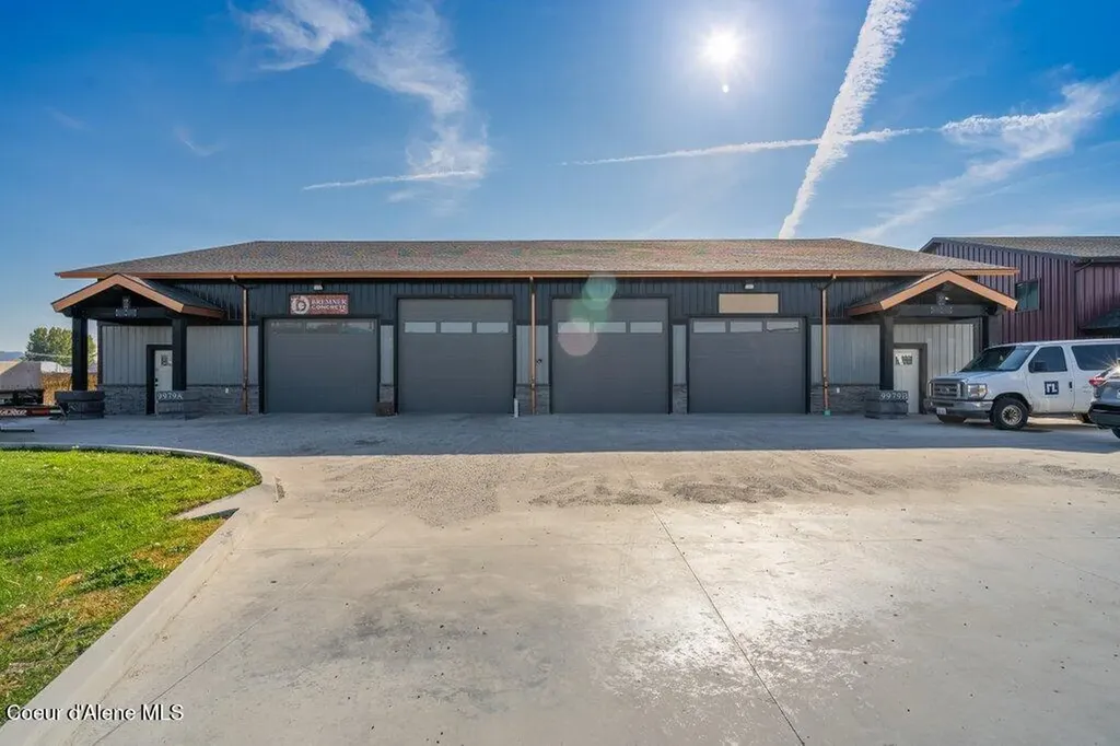 9979 N Lyle Loop Hayden ID 83835