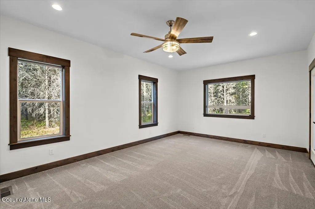 1568 E Smidgeon Drive Rathdrum ID 83858