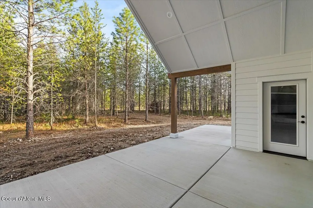 1568 E Smidgeon Drive Rathdrum ID 83858