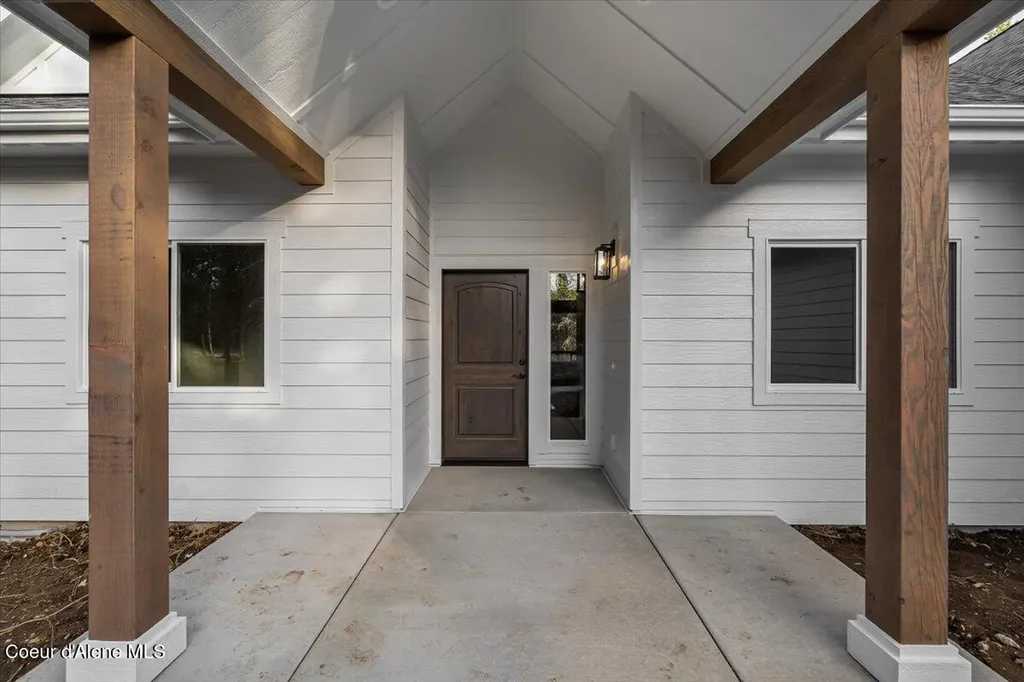 1568 E Smidgeon Drive Rathdrum ID 83858
