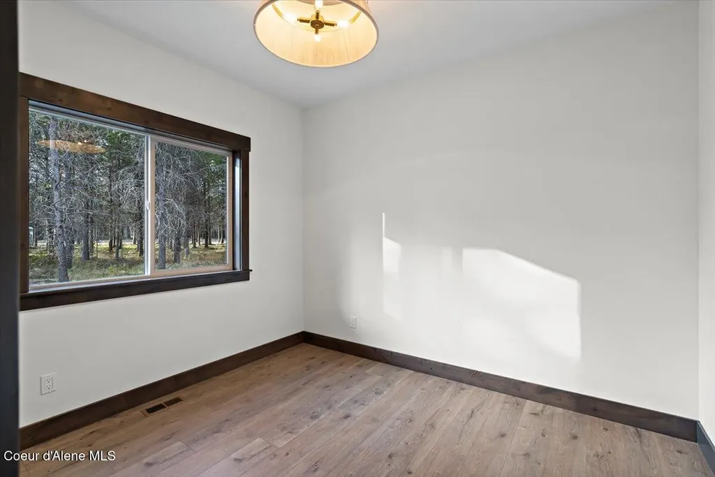 1568 E Smidgeon Drive Rathdrum ID 83858