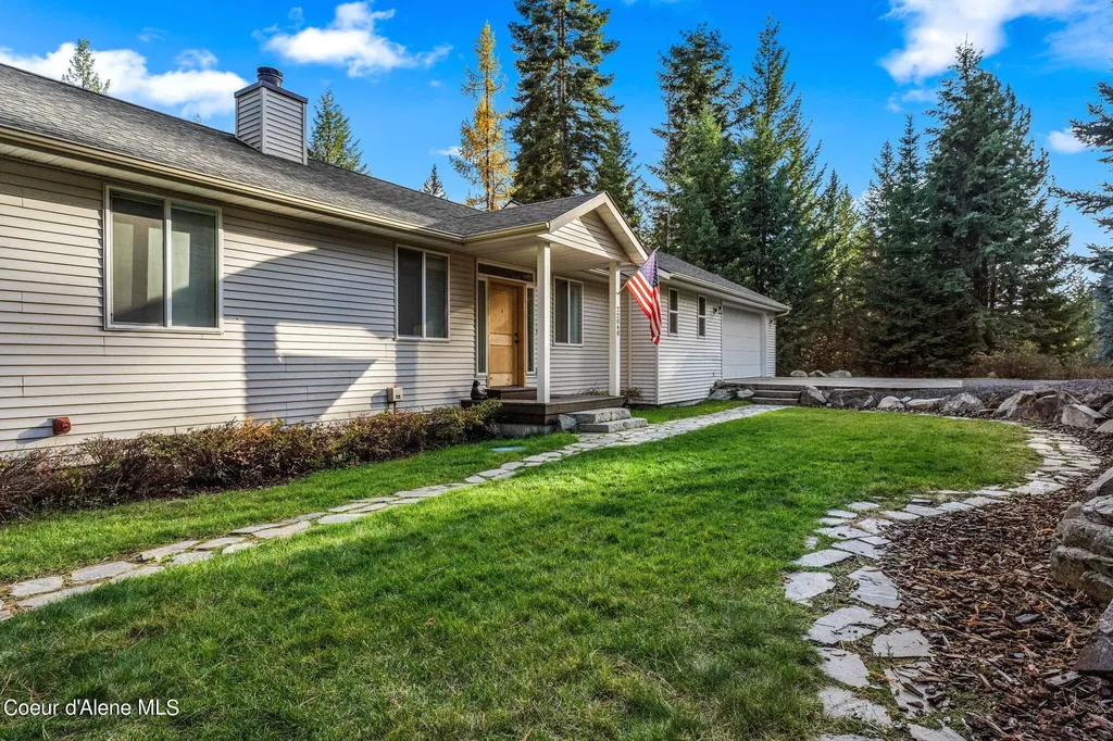 22040 S Lakeview Drive Worley ID 83876