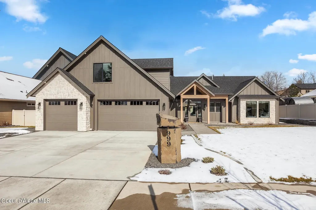 999 E Maroon Creek Drive Hayden ID 83835