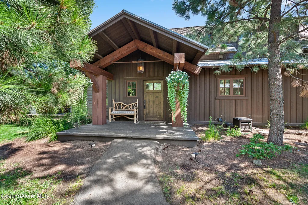 7076 S Gozzer Road Harrison ID 83833