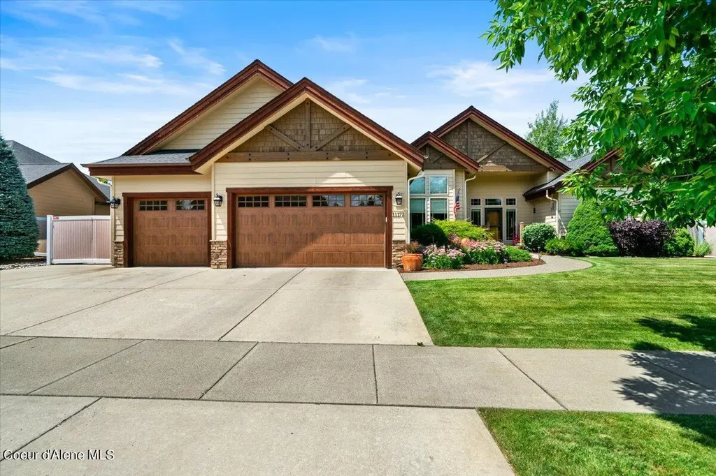 11177 N Rocking R Road Hayden ID 83835