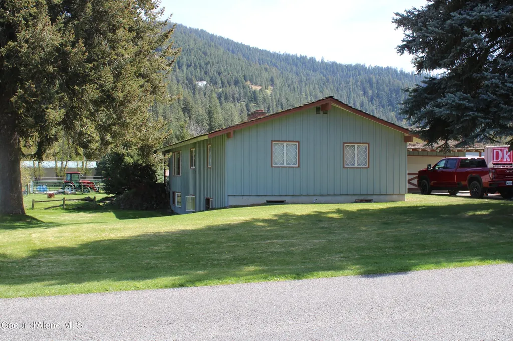 6824 N 16th Street Dalton Gardens ID 83815