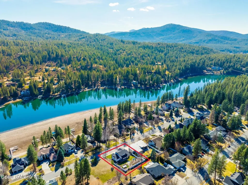 5484 E Shoreline Drive Post Falls ID 83854
