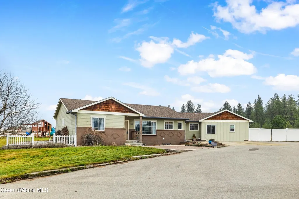 2761 N Trapper Lane Post Falls ID 83854