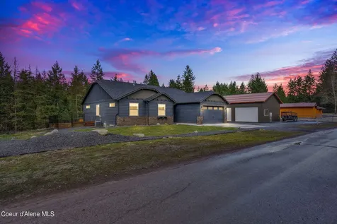 16949 W Kathleen Avenue Hauser ID 83854