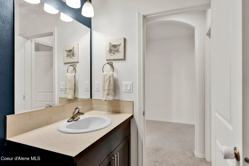 16167 N Hadley Loop Rathdrum ID 83858