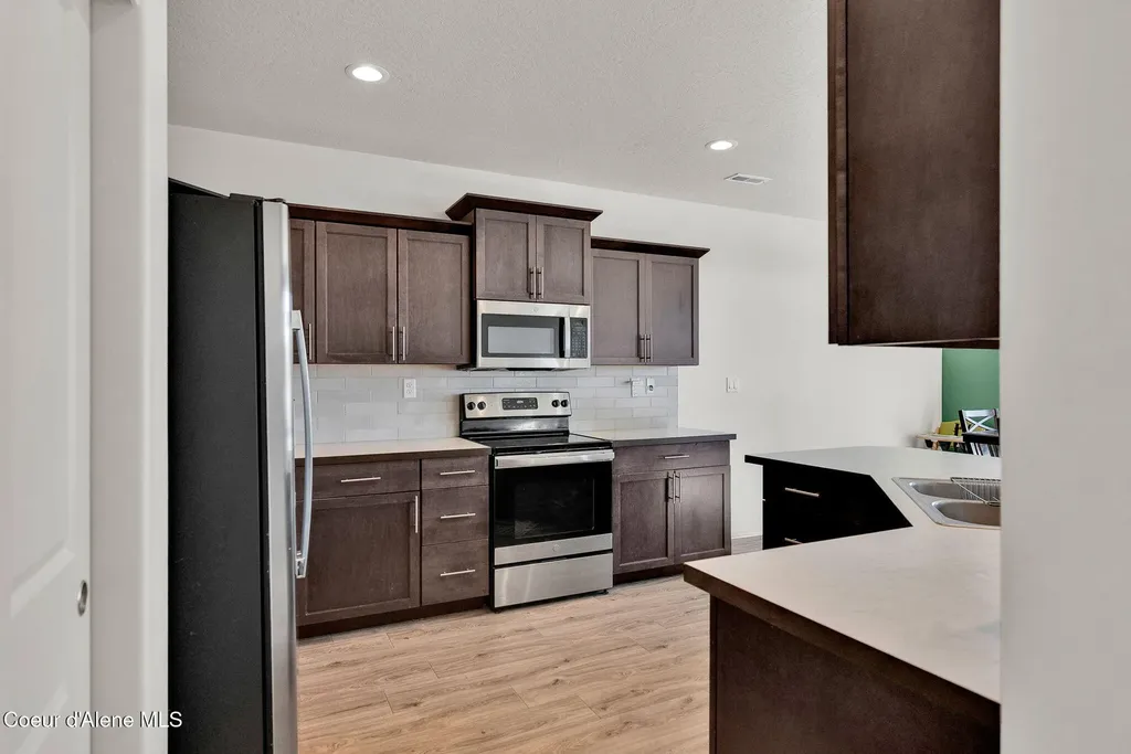 16167 N Hadley Loop Rathdrum ID 83858